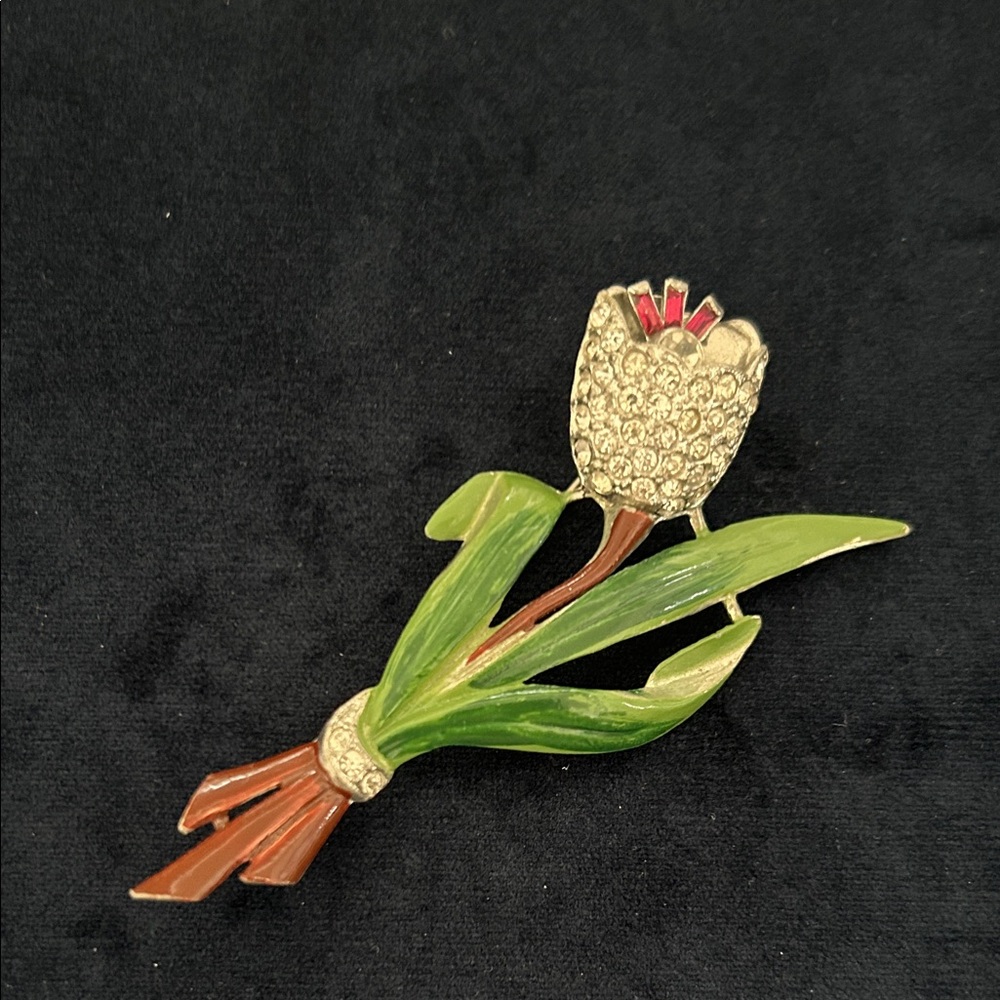 Rare 1939 Coro Tulip “Trembler”